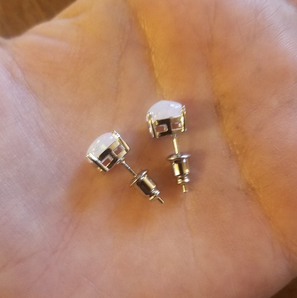 NWOT Stunning White Triplet Opal Oval Studs - Picture 14 of 14